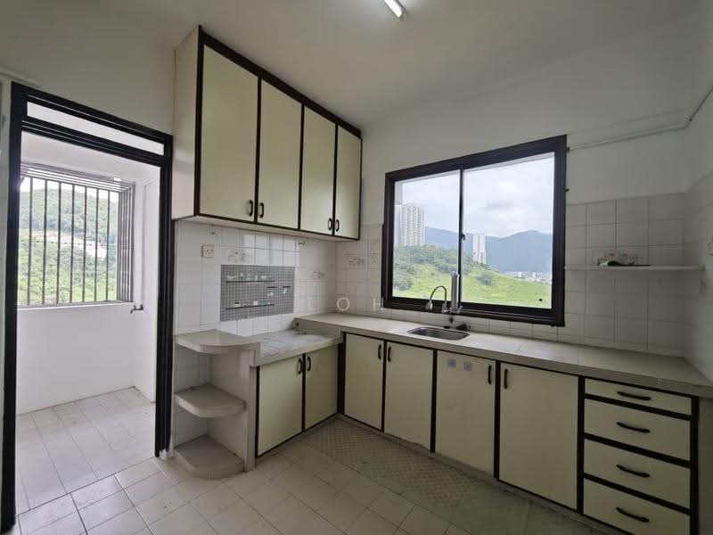 Apartment for Sale at Greenlane Heights Block B - Loh CL - Kitchen - PropertyGuru.com.my