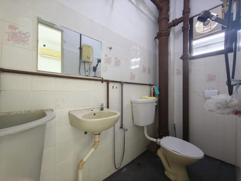 Apartment for Sale at Greenlane Heights Block B - Loh CL - Bathroom - PropertyGuru.com.my