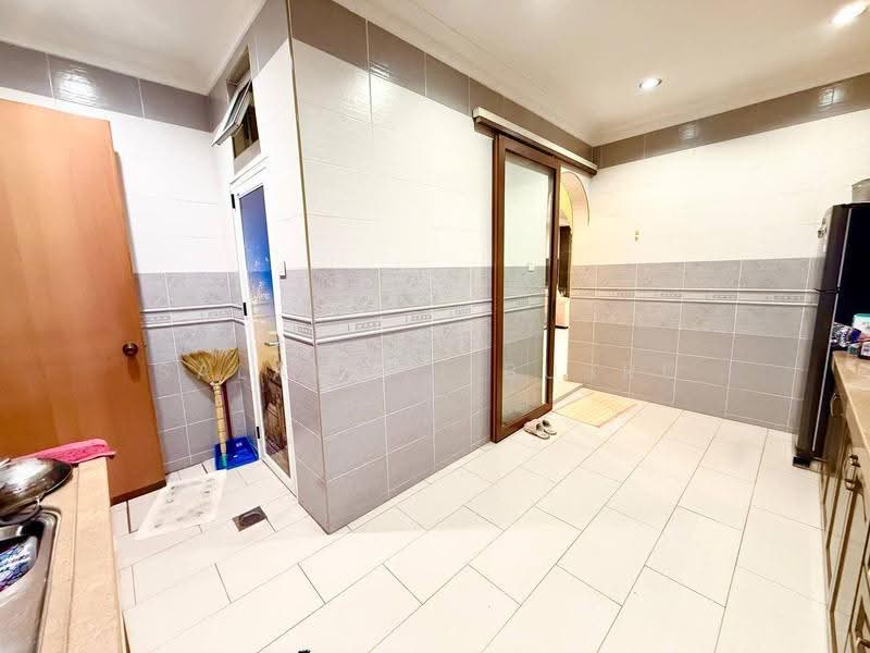 Rumah Teres 2-Tingkat untuk Dijual di Seksyen 23 (Shah Alam) - Salawati Busro - Kitchen - PropertyGuru.com.my