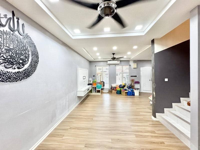 Rumah Teres 2-Tingkat untuk Dijual di Seksyen 7 (Shah Alam) - Salawati Busro - Living Room - PropertyGuru.com.my