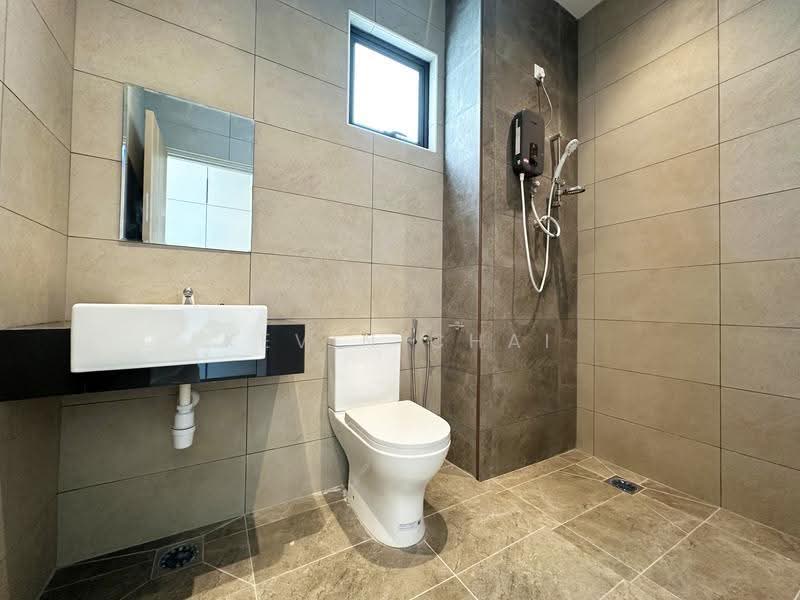 Semi-Detached House for Sale in Teluk Intan (Perak) - Kevin Chai - Bathroom - PropertyGuru.com.my