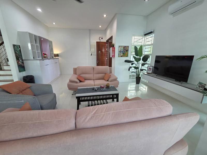 Semi-Detached House for Sale in Tanjung Bungah (Penang) - KK Kwok - Living Room - PropertyGuru.com.my