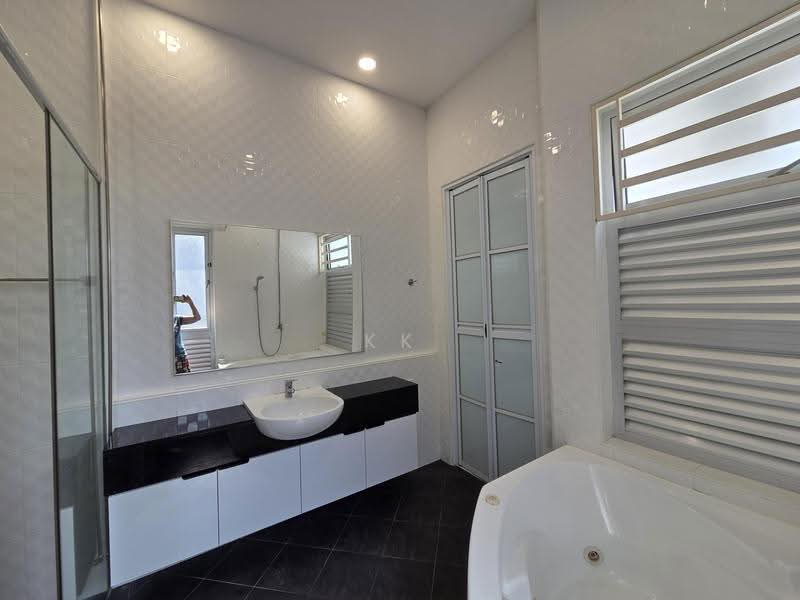 Semi-Detached House for Sale in Tanjung Bungah (Penang) - KK Kwok - Bathroom - PropertyGuru.com.my