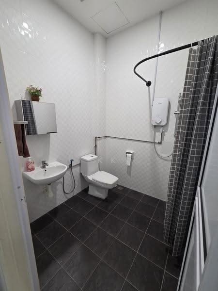 Semi-Detached House for Sale in Tanjung Bungah (Penang) - KK Kwok - Bathroom - PropertyGuru.com.my