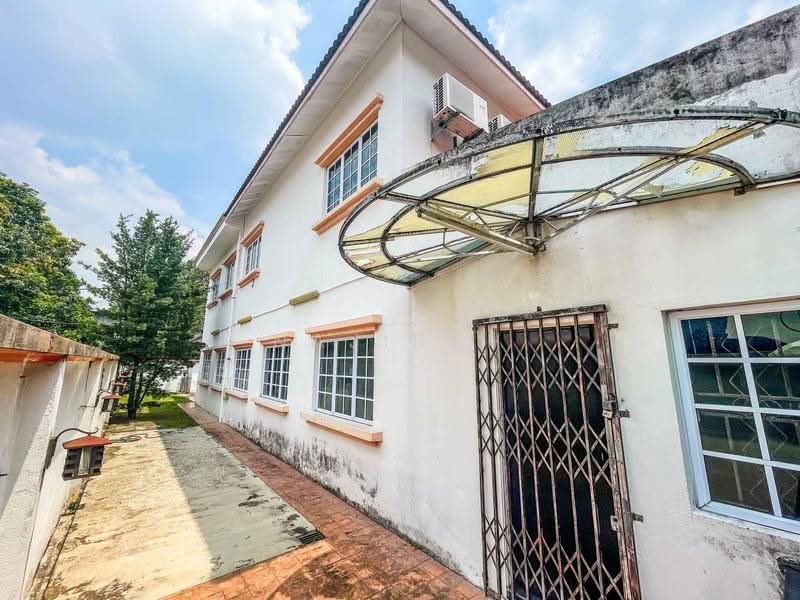 Semi-Detached House for Sale in Taman Sri Jelok (Kajang) - Najibah Sahari - Exterior - PropertyGuru.com.my