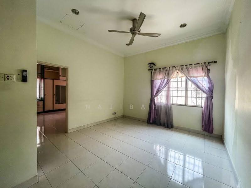 Semi-Detached House for Sale in Taman Sri Jelok (Kajang) - Najibah Sahari - Living Room - PropertyGuru.com.my