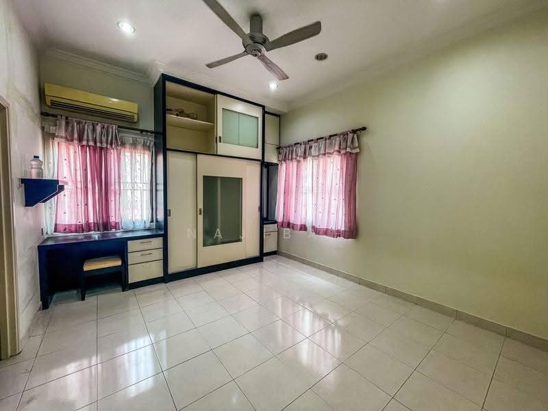 Semi-Detached House for Sale in Taman Sri Jelok (Kajang) - Najibah Sahari - Bedroom - PropertyGuru.com.my