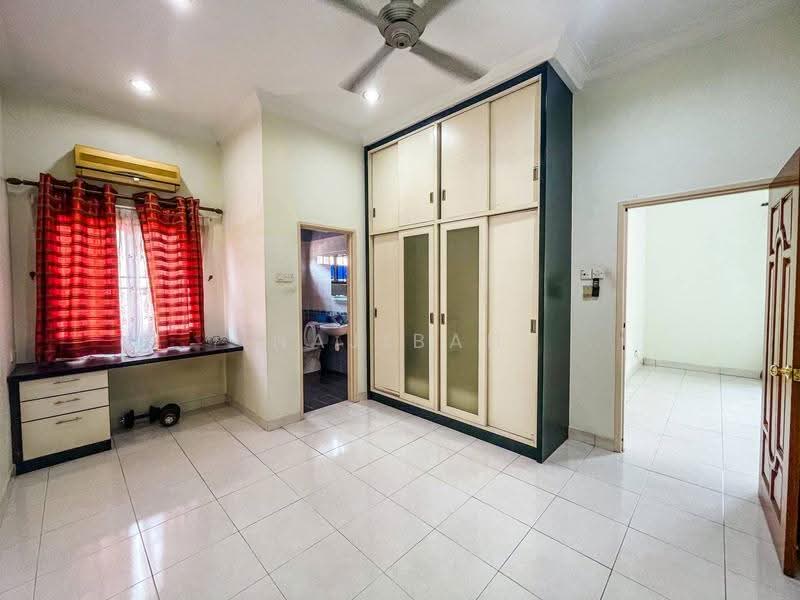 Semi-Detached House for Sale in Taman Sri Jelok (Kajang) - Najibah Sahari - Bedroom - PropertyGuru.com.my