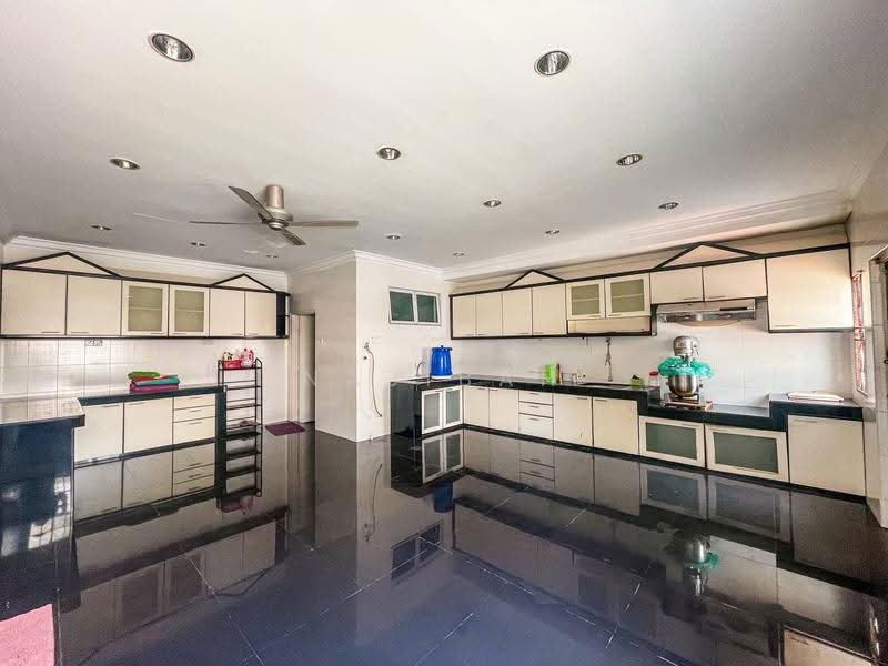 Semi-Detached House for Sale in Taman Sri Jelok (Kajang) - Najibah Sahari - Kitchen - PropertyGuru.com.my