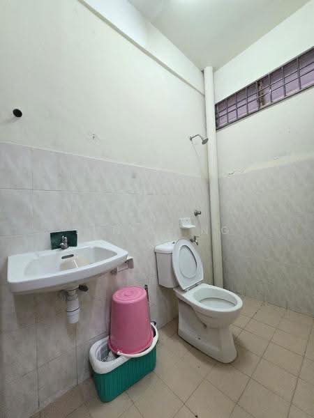 Rumah Teres 1-Tingkat untuk Dijual di Taman Putri Kulai (Kulai) - Eunice Ng - Bathroom - PropertyGuru.com.my