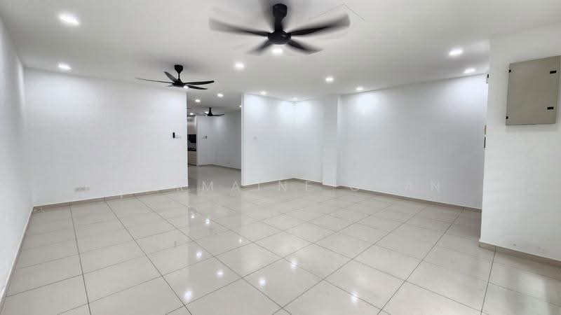 Rumah Teres 3-Tingkat untuk Disewa di Puchong (Selangor) - Shermaine Chan - Living Room - PropertyGuru.com.my