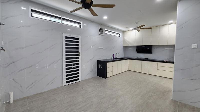 Rumah Teres 3-Tingkat untuk Disewa di Puchong (Selangor) - Shermaine Chan - Kitchen - PropertyGuru.com.my