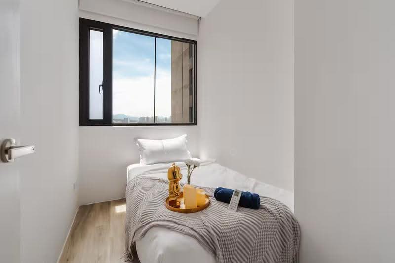 Kediaman Servis untuk Dijual di Gems Residences - YY Teo - Bedroom - PropertyGuru.com.my