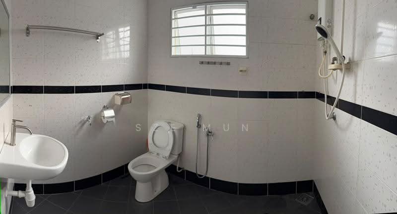 1-storey Terraced House for Rent in SS4 (Petaling Jaya) - Sze Mun - Bathroom - PropertyGuru.com.my
