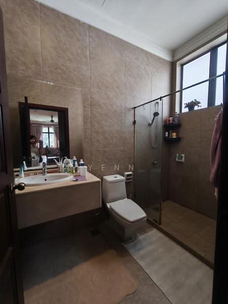 Bungalow House for Sale in Happy Garden (Kuchai Lama) - Yenn Chong - Bathroom - PropertyGuru.com.my