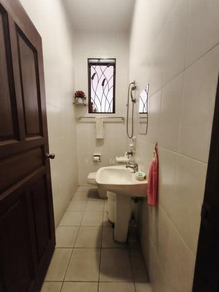 Bungalow House for Sale in Happy Garden (Kuchai Lama) - Yenn Chong - Bathroom - PropertyGuru.com.my