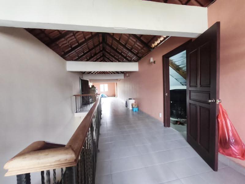 Bungalow House for Sale in Happy Garden (Kuchai Lama) - Yenn Chong - Corridor - PropertyGuru.com.my