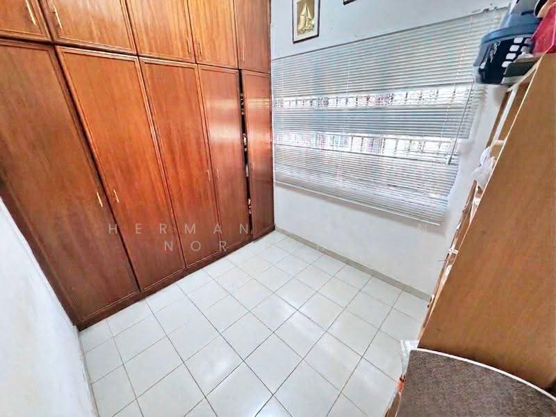 Bungalow House untuk Dijual di Seksyen 2 Bandar Baru Bangi (Bandar Baru Bangi) - Herman Sazwan Nor Rahim - Bedroom - PropertyGuru.com.my