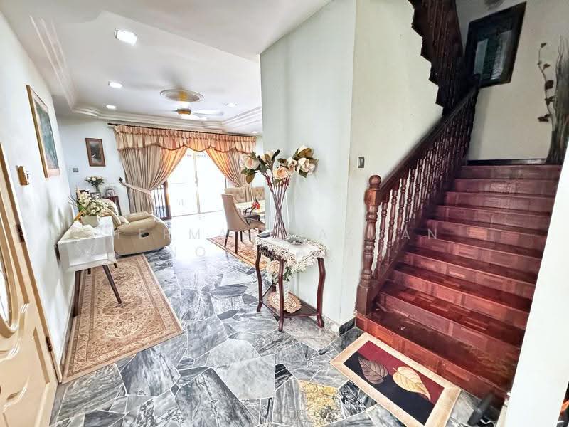 Bungalow House untuk Dijual di Seksyen 2 Bandar Baru Bangi (Bandar Baru Bangi) - Herman Sazwan Nor Rahim - Living Room - PropertyGuru.com.my