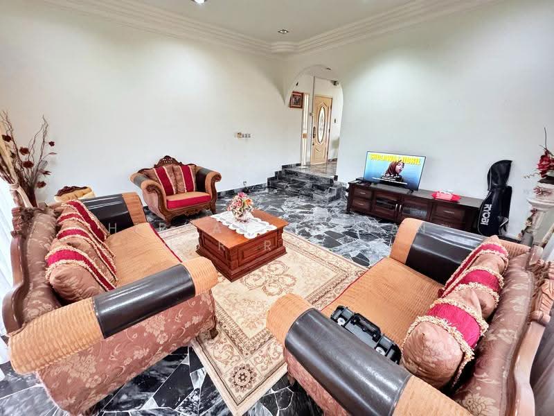 Bungalow House untuk Dijual di Seksyen 2 Bandar Baru Bangi (Bandar Baru Bangi) - Herman Sazwan Nor Rahim - Living Room - PropertyGuru.com.my