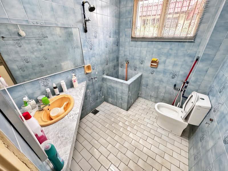 Bungalow House untuk Dijual di Seksyen 2 Bandar Baru Bangi (Bandar Baru Bangi) - Herman Sazwan Nor Rahim - Bathroom - PropertyGuru.com.my