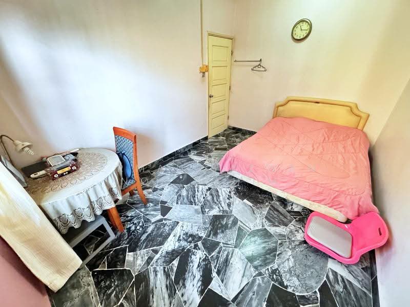 Bungalow House untuk Dijual di Seksyen 2 Bandar Baru Bangi (Bandar Baru Bangi) - Herman Sazwan Nor Rahim - Bedroom - PropertyGuru.com.my