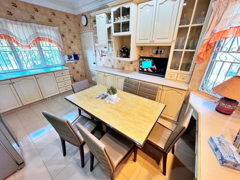 Bungalow House untuk Dijual di Seksyen 2 Bandar Baru Bangi (Bandar Baru Bangi) - Herman Sazwan Nor Rahim - Dry Kitchen - PropertyGuru.com.my