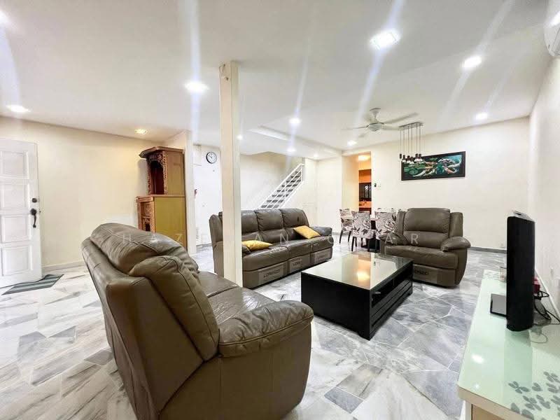 2-storey Terraced House for Sale in Taman Bukit Permai (Ampang) - Hazeman Omar - Living Room - PropertyGuru.com.my