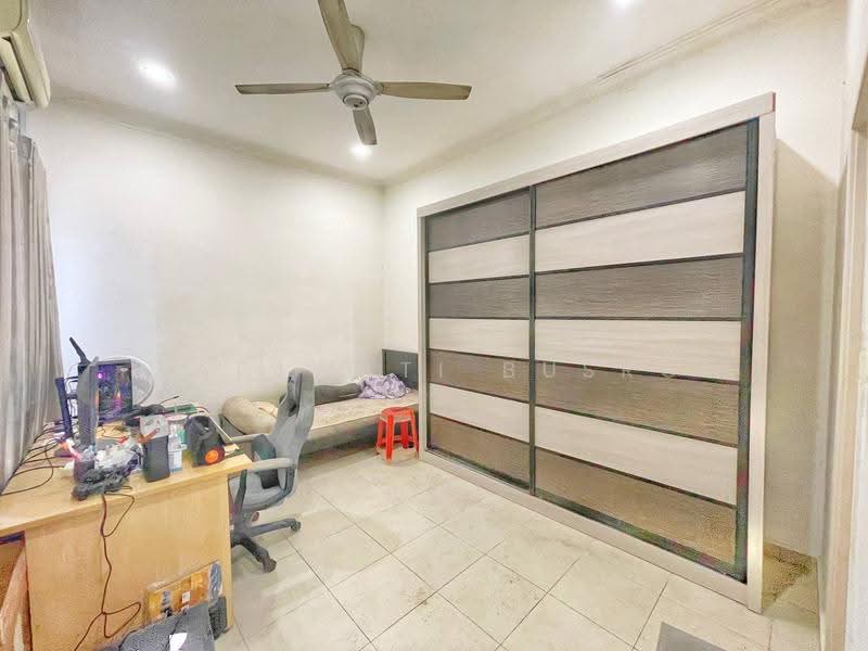 Semi-Detached House for Sale in Shah Alam (Selangor) - Salawati Busro - Bedroom - PropertyGuru.com.my