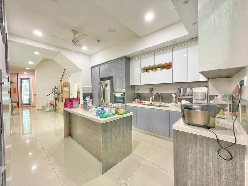 Semi-Detached House for Sale in Shah Alam (Selangor) - Salawati Busro - Kitchen - PropertyGuru.com.my