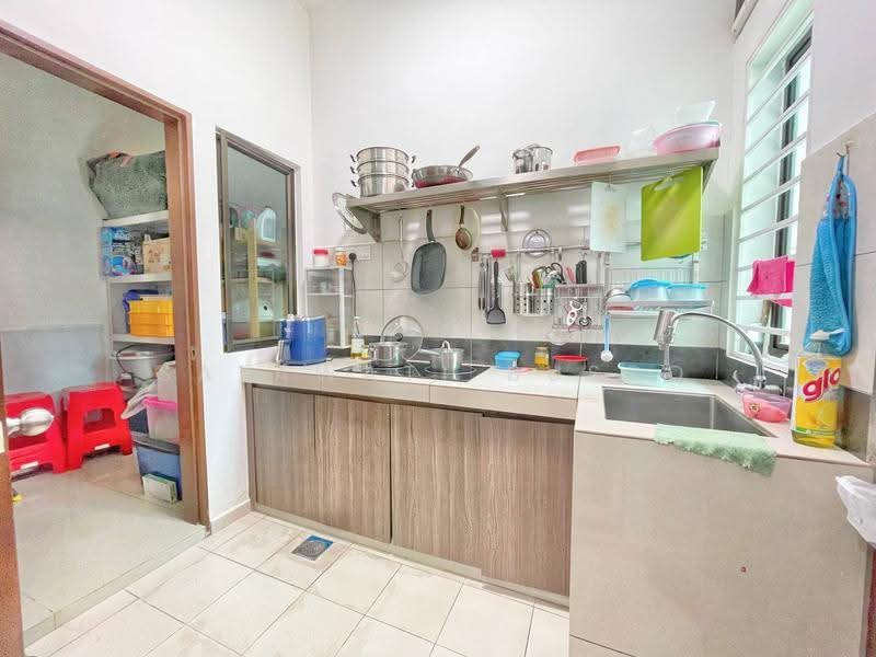 Semi-Detached House for Sale in Shah Alam (Selangor) - Salawati Busro - Kitchen - PropertyGuru.com.my