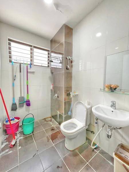Semi-Detached House for Sale in Shah Alam (Selangor) - Salawati Busro - Bathroom - PropertyGuru.com.my