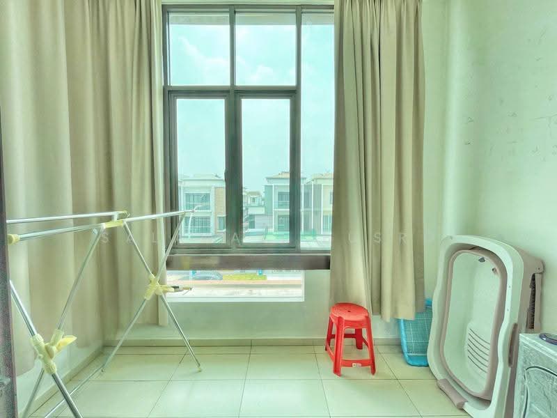 Semi-Detached House for Sale in Shah Alam (Selangor) - Salawati Busro - View - PropertyGuru.com.my