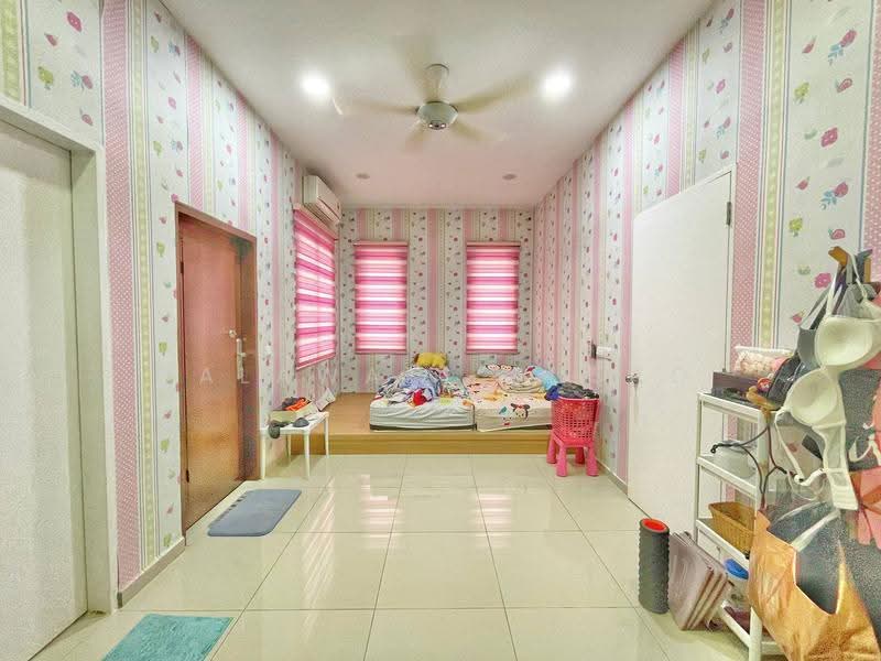 Semi-Detached House for Sale in Shah Alam (Selangor) - Salawati Busro - Bedroom - PropertyGuru.com.my