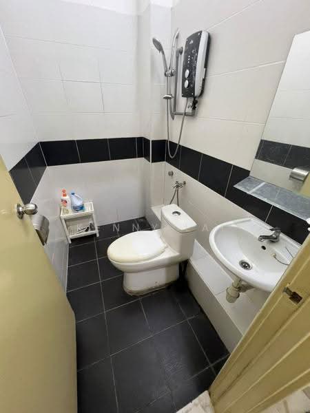 Apartment for Rent at D' Puncak Suasana - Kenny Lai - Bathroom - PropertyGuru.com.my
