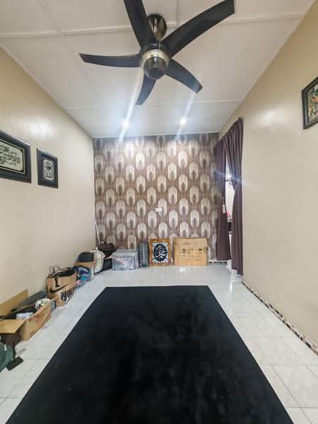 Rumah Teres 1-Tingkat untuk Dijual di Kampung Kempadang Baru (Kuantan) - Idham Che'Ali - Living Room - PropertyGuru.com.my