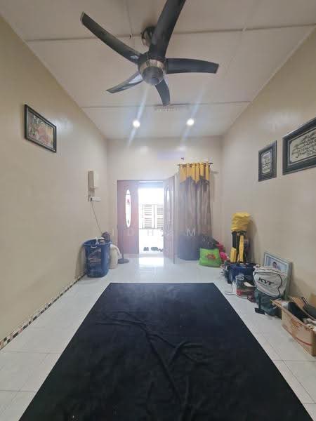 Rumah Teres 1-Tingkat untuk Dijual di Kampung Kempadang Baru (Kuantan) - Idham Che'Ali - Living Room - PropertyGuru.com.my