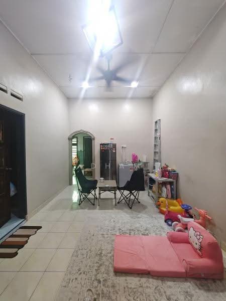 Rumah Teres 1-Tingkat untuk Dijual di Kampung Kempadang Baru (Kuantan) - Idham Che'Ali - Living Room - PropertyGuru.com.my
