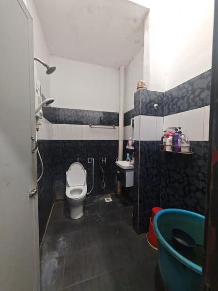 Rumah Teres 1-Tingkat untuk Dijual di Kampung Kempadang Baru (Kuantan) - Idham Che'Ali - Bathroom - PropertyGuru.com.my
