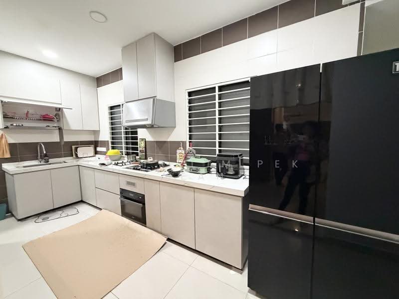 Rumah Berkembar untuk Dijual di Bandar Sungai Long (Selangor) - Chris Lim Pek Yean - Kitchen - PropertyGuru.com.my