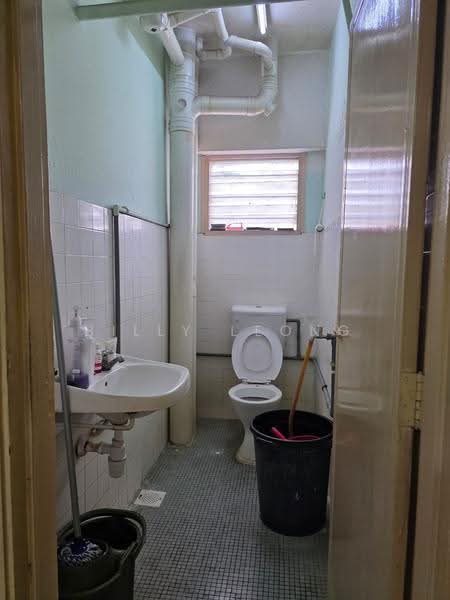 Pangsapuri untuk Dijual di Taman Connaught - Billy Leong - Bathroom - PropertyGuru.com.my