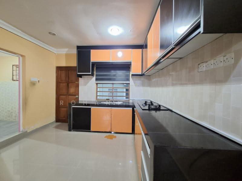 2-storey Terraced House for Sale in Bukit Beruntung (Selangor) - Rohani Daud - Kitchen - PropertyGuru.com.my