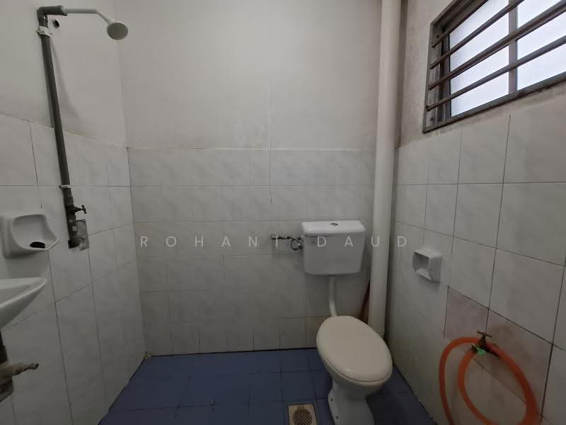 2-storey Terraced House for Sale in Bukit Beruntung (Selangor) - Rohani Daud - Bathroom - PropertyGuru.com.my