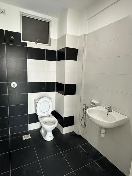 Pangsapuri untuk Dijual di The Twin Residences - Regina Khor - Bathroom - PropertyGuru.com.my