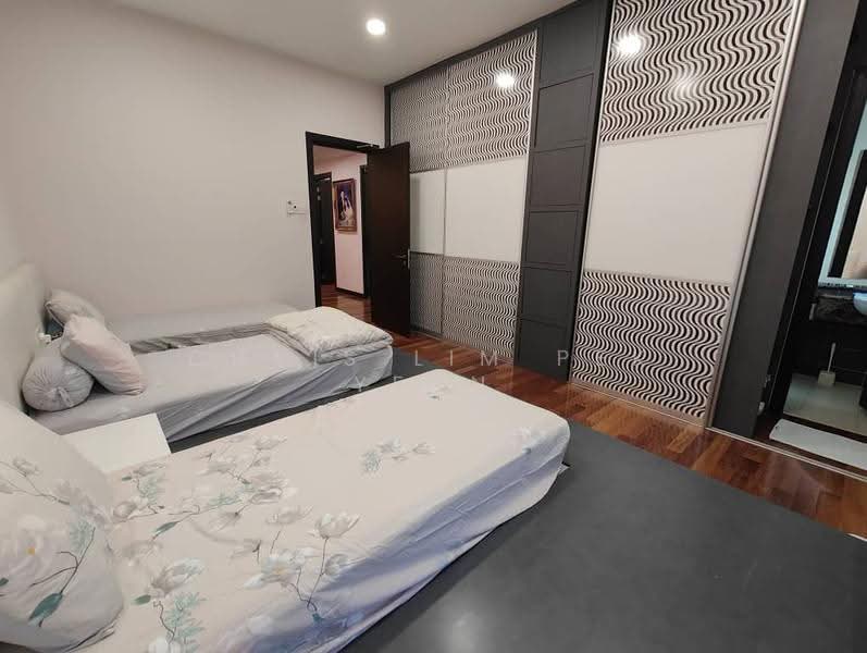 Bungalow House untuk Dijual di Bukit Sungai Long 2 (Bandar Sungai Long) - Chris Lim Pek Yean - Bedroom - PropertyGuru.com.my