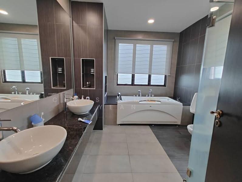 Bungalow House untuk Dijual di Bukit Sungai Long 2 (Bandar Sungai Long) - Chris Lim Pek Yean - Bathroom - PropertyGuru.com.my