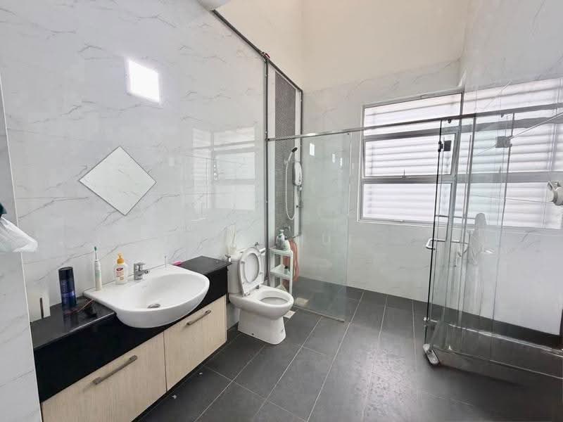 Rumah Teres 2-Tingkat untuk Dijual di Taman Molek (Johor Bahru) - Kok Hui - Bathroom - PropertyGuru.com.my