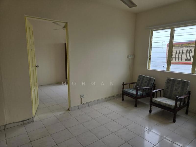 Flat for Sale at Kampung Lindungan PJS 6 - Mohgan . - Living Room - PropertyGuru.com.my