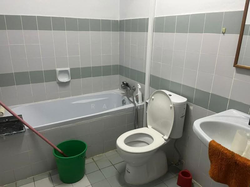 Pangsapuri untuk Disewa di MBF Tower - Rainny Wong - Bathroom - PropertyGuru.com.my