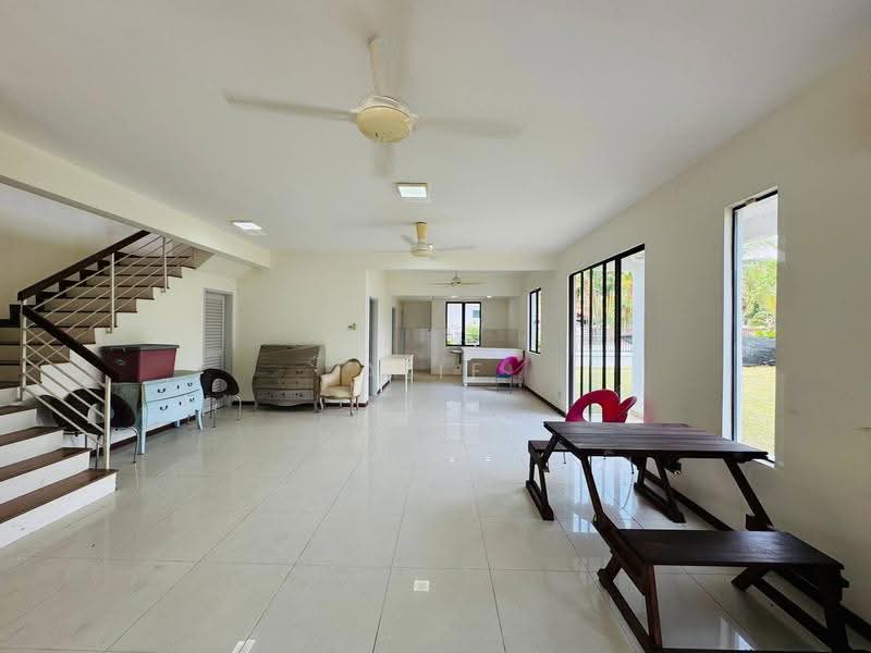 2-storey Terraced House for Sale in Seksyen U9 (Shah Alam) - Alif Saad - Living Room - PropertyGuru.com.my